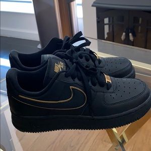 air force one with gold trim